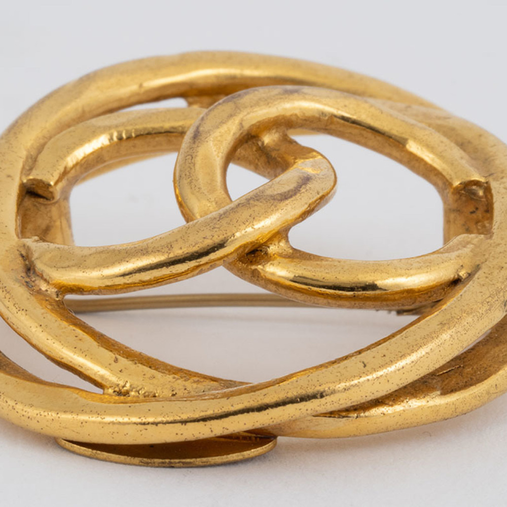 CHANEL Gold Brooch - Picture 6 of 12